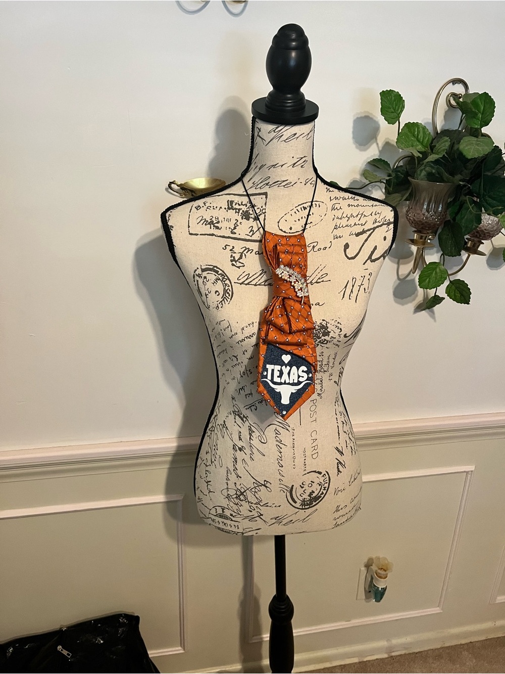 Texas Longhorns Orange Necktie Necklace